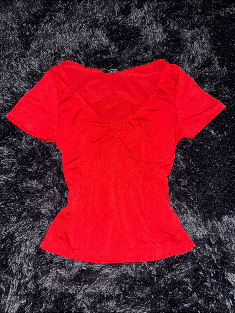 Women’s Red V-Neck Ruched Short Sleeve Top